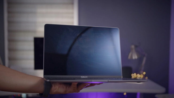 Разбираемся, как правильно чистить дисплей MacBook, чтобы не повредить его. Изображение: 9to5mac.com. Фото.