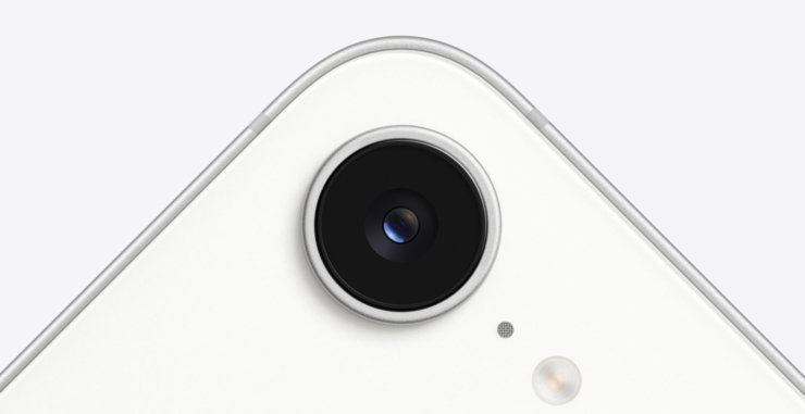 Айфон с хорошей камерой. В iPhone 16e одинарная камера с высоким разрешением. Изображение: apple.com. Фото.