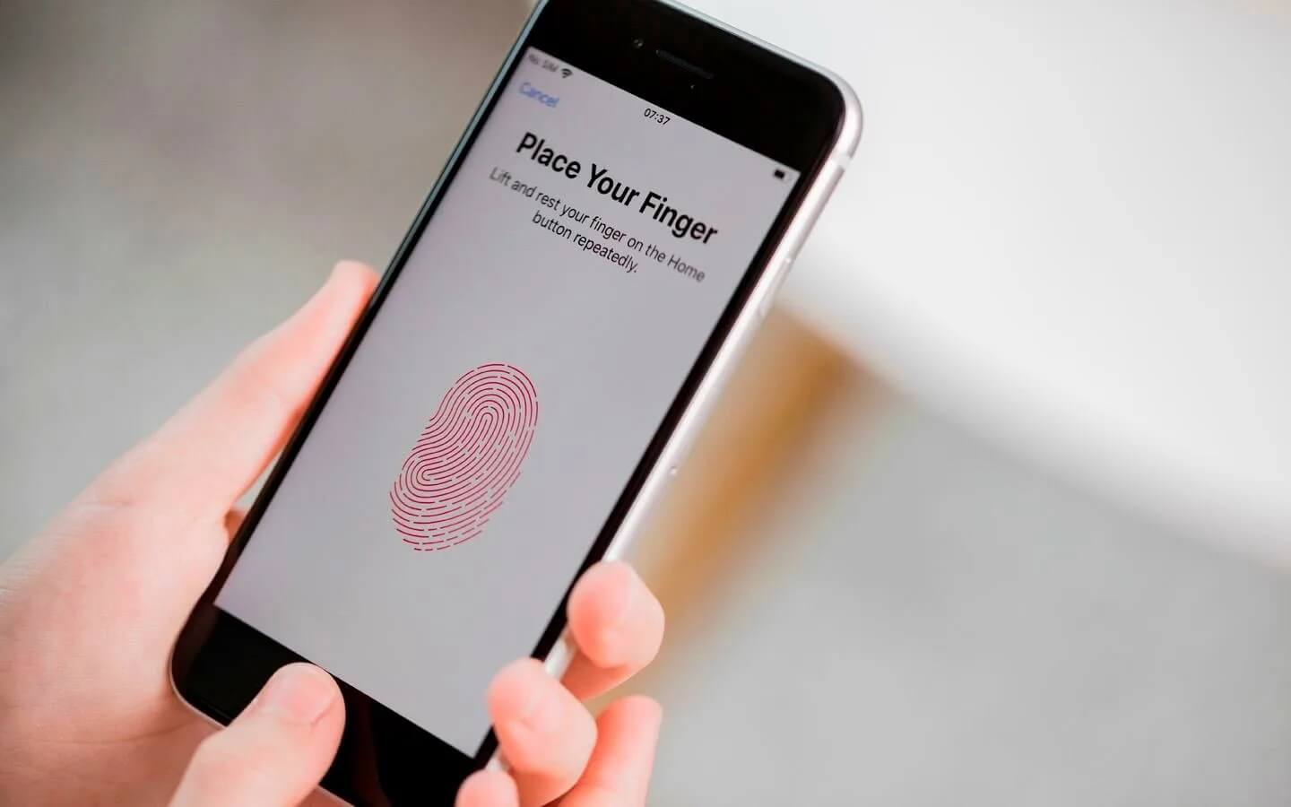 Кнопка «Домой» с Touch ID. Теперь пальцы владельцам айфонов не нужны. Иллюстрация: macworld.com. Фото.