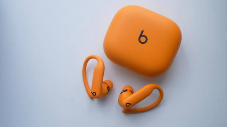 Apple выпустила наушники Powerbeats Pro 2 с измерением пульса. Такими будут AirPods Pro 3. Powerbeats Pro 2 — это прокачанные AirPods Pro 2 для спортсменов. Изображение: macrumors.com. Apple выпустила наушники Powerbeats Pro 2 с измерением пульса. Такими будут AirPods Pro 3. Powerbeats Pro 2 — это прокачанные AirPods Pro 2 для спортсменов. Изображение: macrumors.com. Фото.
