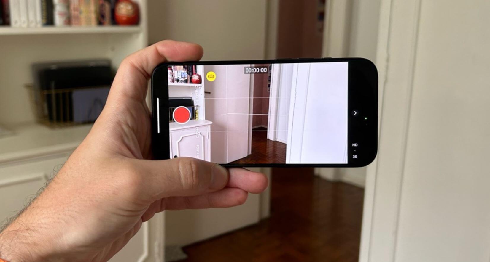 Что такое пространственное видео на iPhone. iPhone 16e не поддерживает запись Spatial Video для просмотра на шлеме Vision Pro. Фото: bgr.com. Что такое пространственное видео на iPhone. iPhone 16e не поддерживает запись Spatial Video для просмотра на шлеме Vision Pro. Фото: bgr.com. Фото.