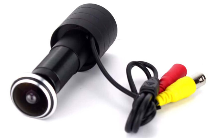 Дверной видеоглазок с HD-камерой. Изображение с глазка можно вывести на телевизор или монитор компьютера. Дверной видеоглазок с HD-камерой. Изображение с глазка можно вывести на телевизор или монитор компьютера. Фото.