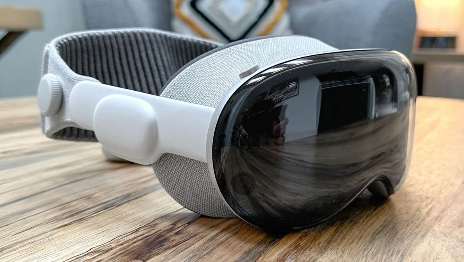 Когда выйдет Apple Vision Pro 2. Возможно, Apple покажет обновленный Vision Pro или новые функции для него. Фото: tomsguide.com. Когда выйдет Apple Vision Pro 2. Возможно, Apple покажет обновленный Vision Pro или новые функции для него. Фото: tomsguide.com. Фото.