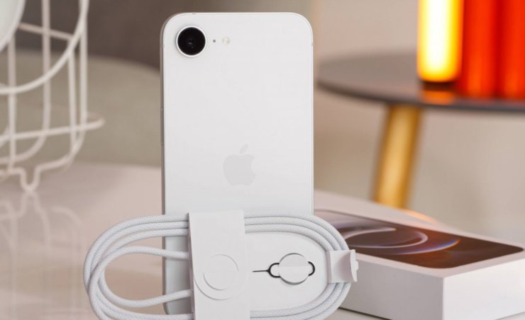 На каких Айфонах есть Apple Intelligence. iPhone 16e — самый дешевый Айфон с Apple Intelligence. Изображение: gsmarena.com. На каких Айфонах есть Apple Intelligence. iPhone 16e — самый дешевый Айфон с Apple Intelligence. Изображение: gsmarena.com. Фото.