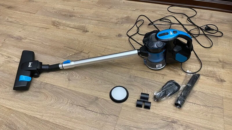 Вертикальный пылесос для дома. Этот пылесос точно не разрядится в неподходящий момент. Фото.