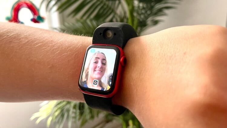 Наушники с камерой. Apple решила добавить камеру в Apple Watch. Вот только нужна ли она там — большой вопрос. Изображение: tomsguide.com. Фото.