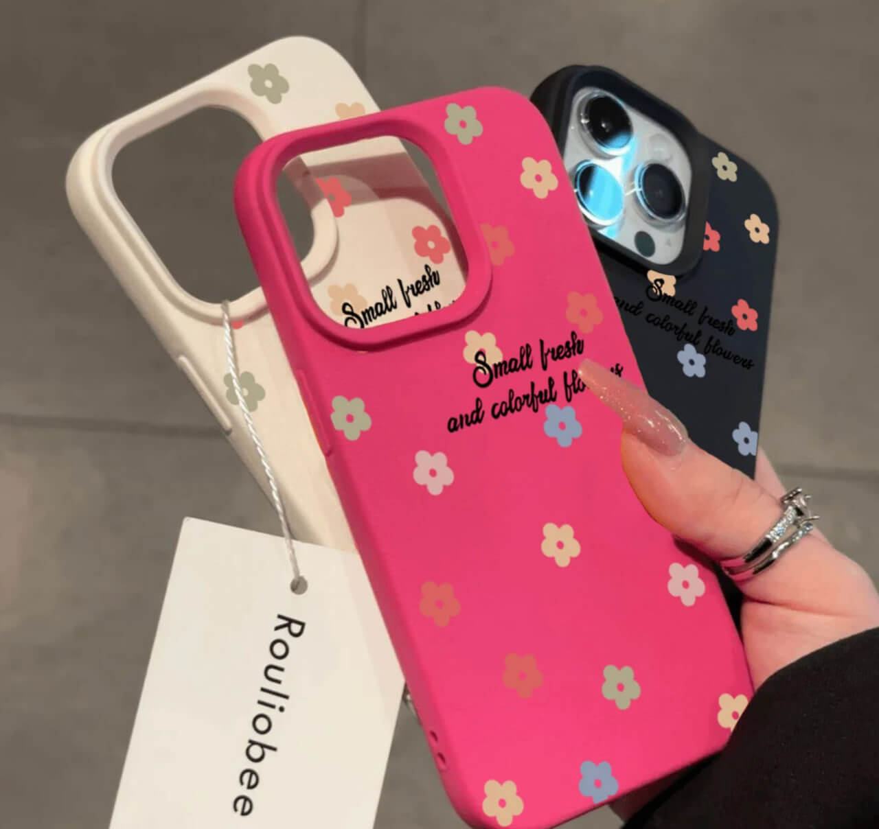 Чехол для iPhone с цветочным принтом. Подарите своей девочке чехол. Но можете и себе. Фото.