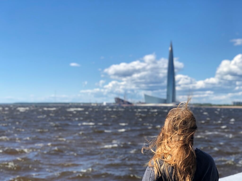 Нейросеть меняет объект. Фото до редактирования. Фото.