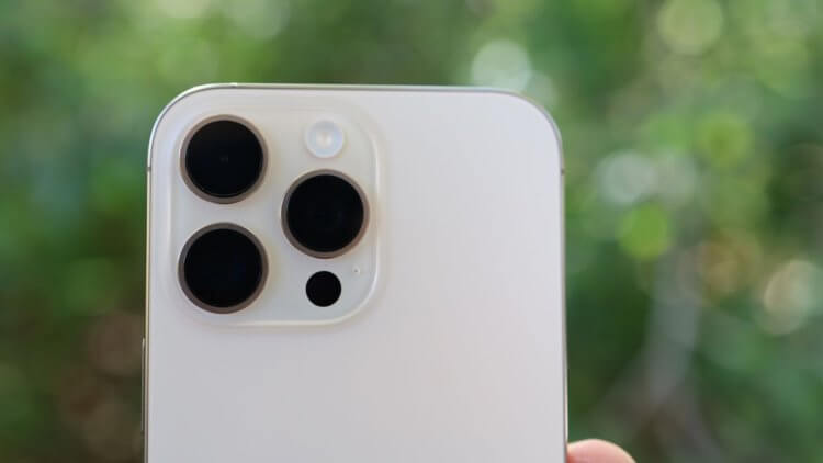 Камера в смартфоне. В iPhone 16 Pro Max дополнительно есть LiDAR. Изображение: techradar.com. Камера в смартфоне. В iPhone 16 Pro Max дополнительно есть LiDAR. Изображение: techradar.com. Фото.