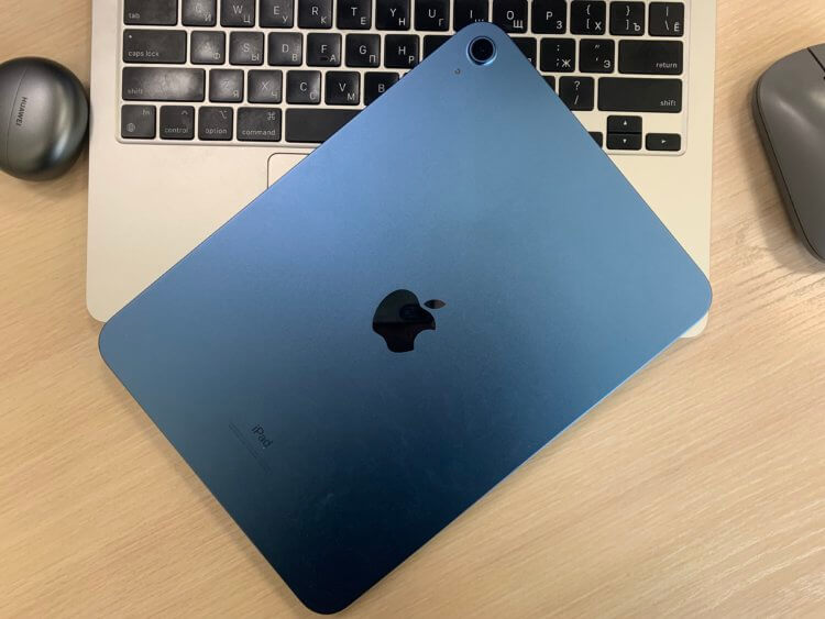Как выглядит iPad 10. На выбор есть разные цвета корпуса, но мне больше всех зашел синий. Как выглядит iPad 10. На выбор есть разные цвета корпуса, но мне больше всех зашел синий. Фото.