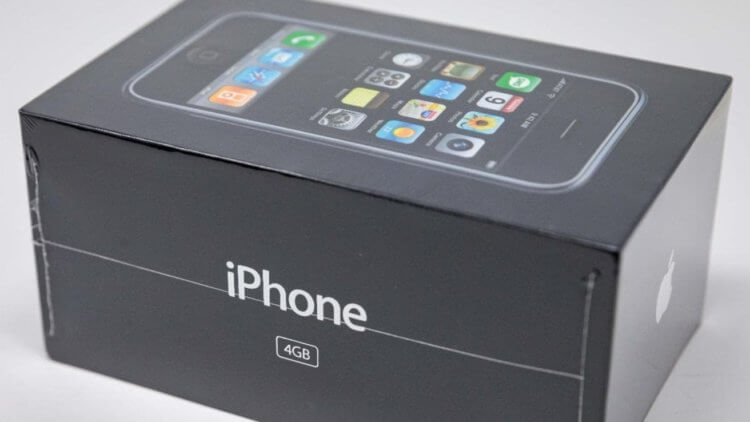 Самый первый iPhone — кажется, лучший инвестиционный актив в мире. Он дорожает дикими темпами. Фото.