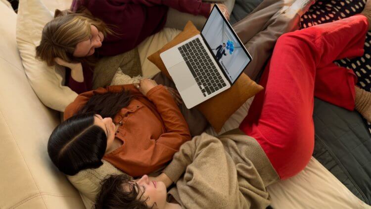Что нового в MacBook Air M4. MacBook Air подойдет не только для развлечений, но и для рабочих задач. Изображение: apple.com. Что нового в MacBook Air M4. MacBook Air подойдет не только для развлечений, но и для рабочих задач. Изображение: apple.com. Фото.