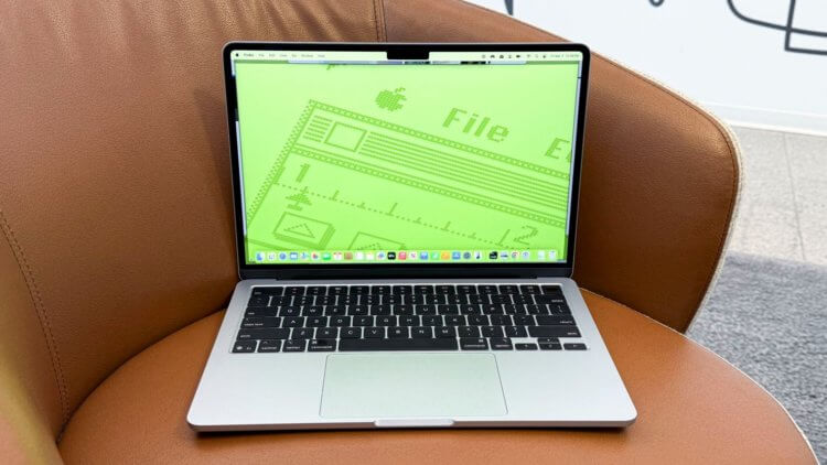 Экран в MacBook Pro и Air. Экран в MacBook Air M4 неплох, но у «прошки» он все равно лучше. Изображение: edition.cnn.com. Экран в MacBook Pro и Air. Экран в MacBook Air M4 неплох, но у «прошки» он все равно лучше. Изображение: edition.cnn.com. Фото.