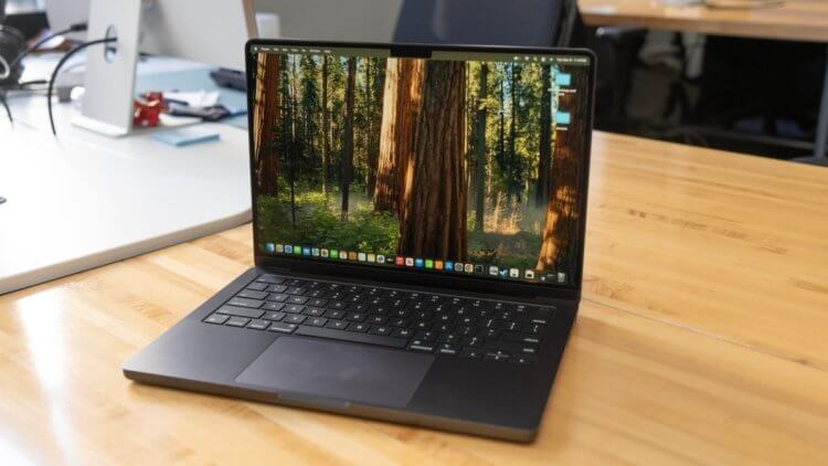 Экран в MacBook Pro и Air. Дисплей в MacBook Pro M4 порадует вас большей контрастностью и яркостью. Изображение: cnet.com. Экран в MacBook Pro и Air. Дисплей в MacBook Pro M4 порадует вас большей контрастностью и яркостью. Изображение: cnet.com. Фото.