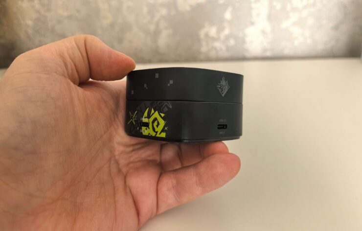 Беспроводная док-станция UGREEN с MagSafe. Сложите док-станцию и возьмите с собой. Фото.