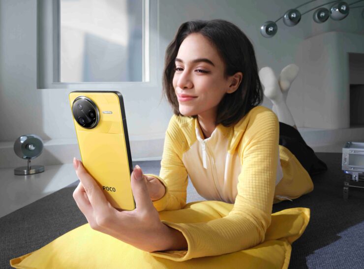 Сколько стоит POCO F7 Ultra. В арсенале POCO F7 Ultra есть топовый желтый цвет. Фото.