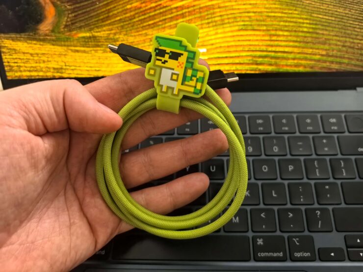 Защищенный кабель UGREEN с быстрой зарядкой и USB-C. Отличный и надежный кабель — то, что нужно всем нам. Фото.