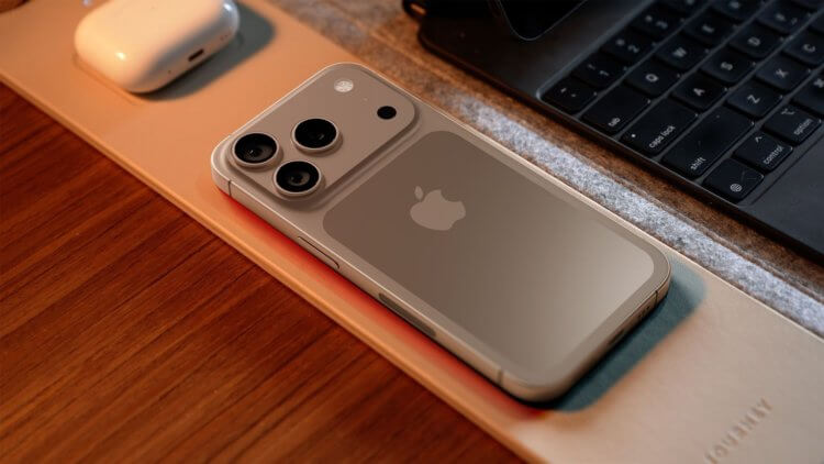 Apple окончательно определилась с объемом оперативной памяти во всей линейке iPhone 17. 12 ГБ ОЗУ будет даже в базовом Айфоне 17. Изображение: macrumors.com. Apple окончательно определилась с объемом оперативной памяти во всей линейке iPhone 17. 12 ГБ ОЗУ будет даже в базовом Айфоне 17. Изображение: macrumors.com. Фото.
