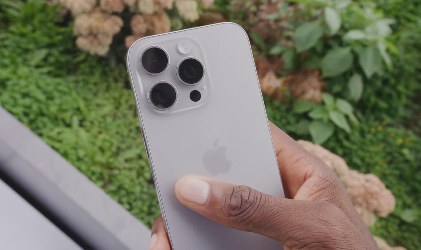 Автономность iPhone 16 Pro. Для компактного смартфона у iPhone 16 Pro хорошая автономность. Фото: Marques Brownlee. Фото.