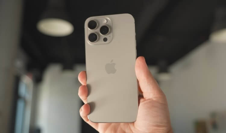 Сколько работает iPhone 15 Pro Max. Большой айфон — большая батарея. Звучит логично. Фото: MacRumors. Сколько работает iPhone 15 Pro Max. Большой айфон — большая батарея. Звучит логично. Фото: MacRumors. Фото.