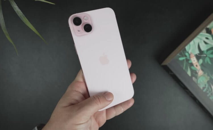 Какая автономность у iPhone 15 Plus. Большая батарея и низкая герцовка — залог успеха iPhone 15 Plus. Фото: Pocketnow. Какая автономность у iPhone 15 Plus. Большая батарея и низкая герцовка — залог успеха iPhone 15 Plus. Фото: Pocketnow. Фото.