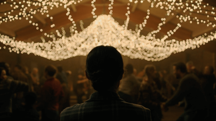 В точности такой же кадр был в игре, и круто, что его воссоздали в сериале. Фото.