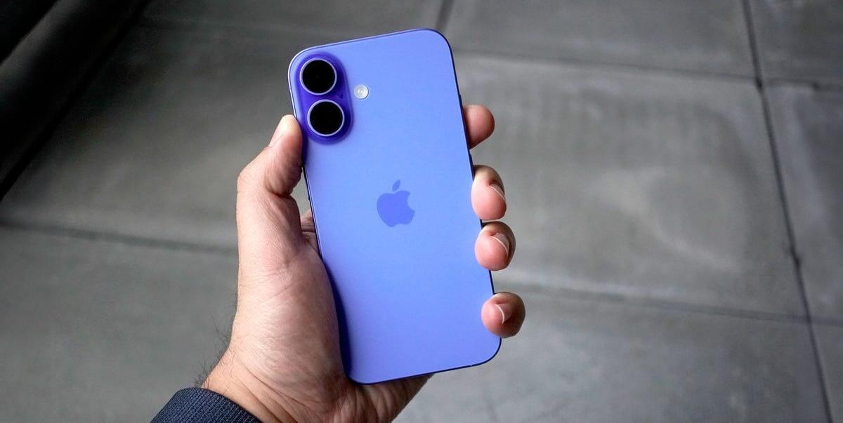 Самые стильные смартфоны. iPhone 16 повеселее за счет большего выбора цветов. Изображение: goodhousekeeping.com. Фото.