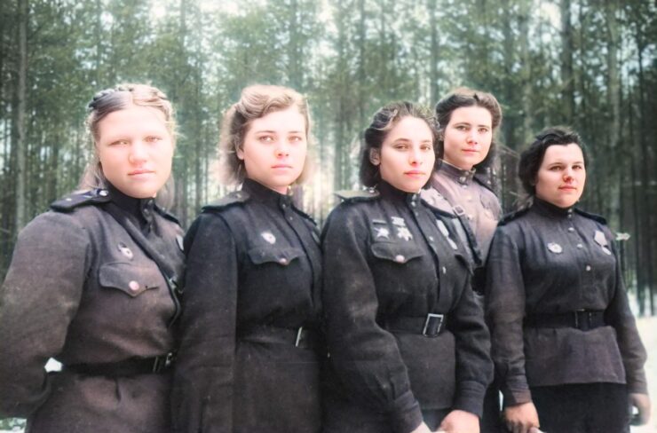 Сделать черно-белое фото цветным. Преобразование черно-белого фото в цветное выглядит так. Фото: kulturologia.ru. Фото.