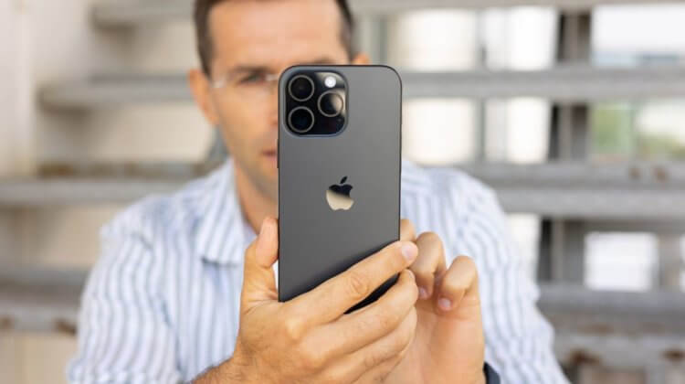 Цена iPhone 16 Pro Max в России пробила дно. Флагман Apple сливают со скидкой перед выходом iPhone 17. Фото.