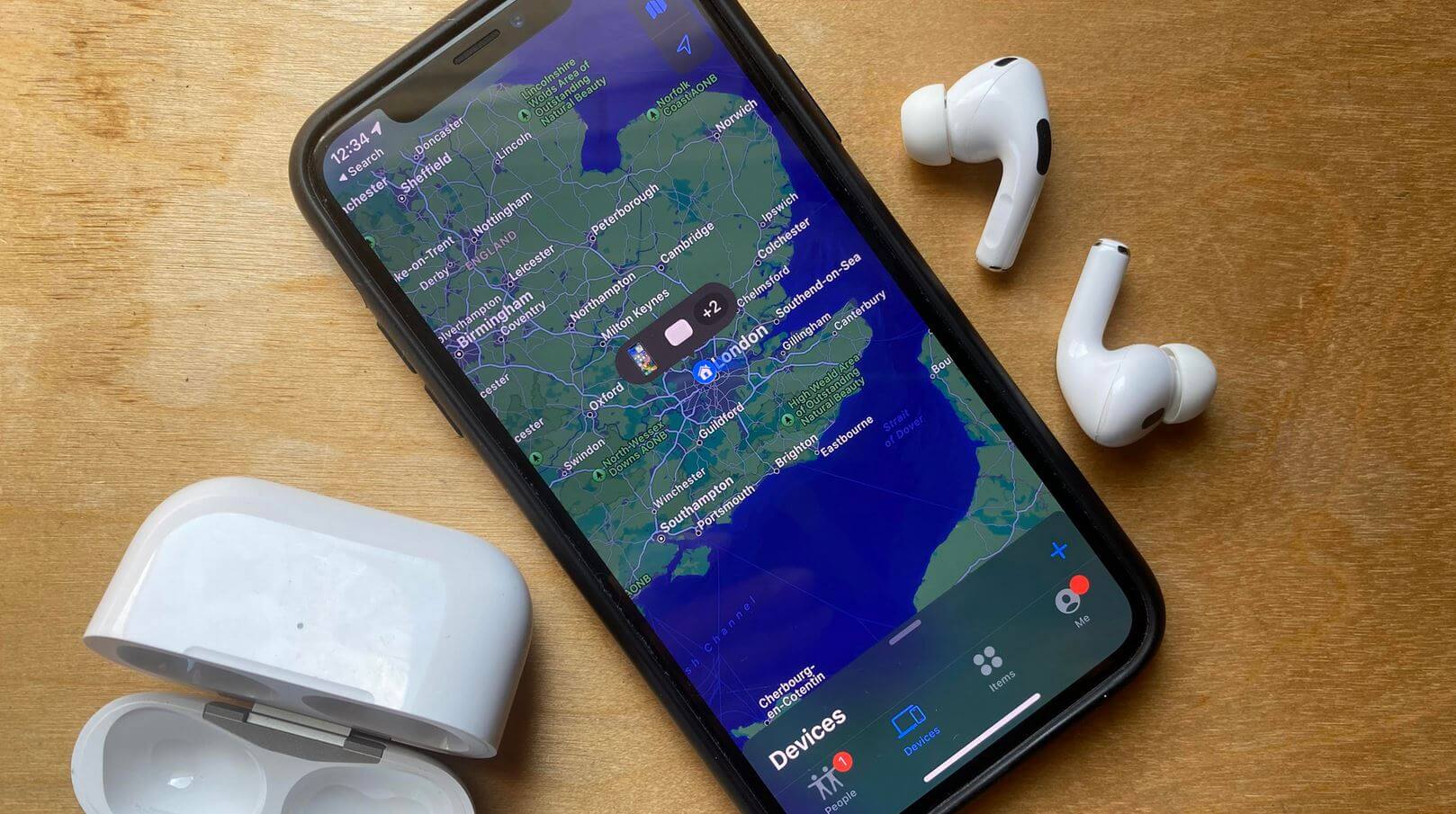 Поиск AirPods через Локатор. Поиск новых AirPods должен стать еще точнее. Фото: techradar.com. Фото.