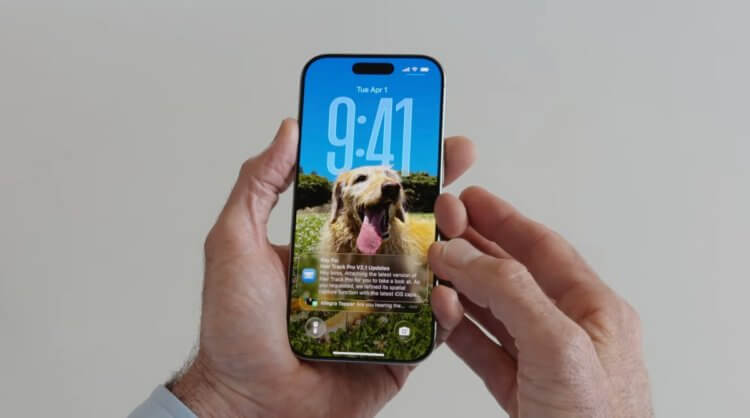 Новый дизайн iOS. Часы могут подстраиваться под обои на экране блокировки iPhone. Изображение: cnet.com. Новый дизайн iOS. Часы могут подстраиваться под обои на экране блокировки iPhone. Изображение: cnet.com. Фото.