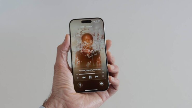 Анимированные обложки альбомов займут весь экран блокировки iPhone. Изображение: macrumors.com. Фото.