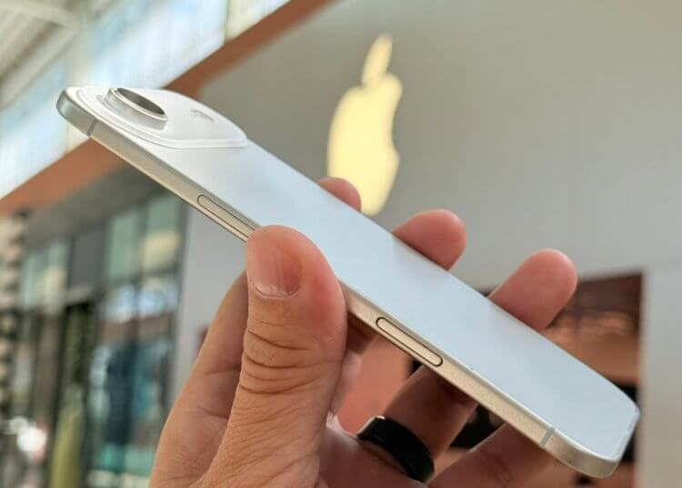 Apple уже готовит апгрейд iPhone 17 Air, который еще не вышел, чтобы исправить его главный недостаток. У тонкого смартфона есть одна проблема — энергопотребление. Именно ее Apple и готовится решать. Изображение: vietbao.vn. Фото.