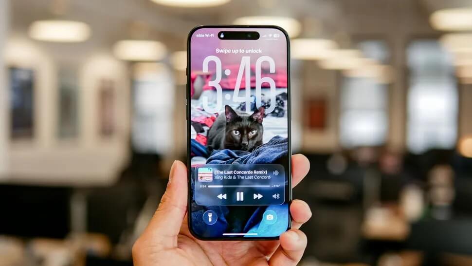 Если правильно подобрать заставку и грамотно настроить все элементы, то Liquid Glass вам точно понравится. Изображение: dgl.ru. Фото.