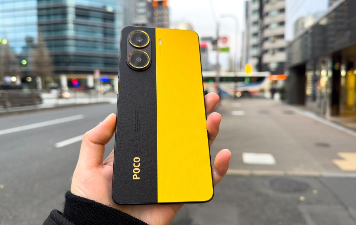 Характеристики POCO X7 Pro. POCO X7 Pro в желтом цвете выглядит просто супер. Изображение: hardwarezone.com.sg. Фото.