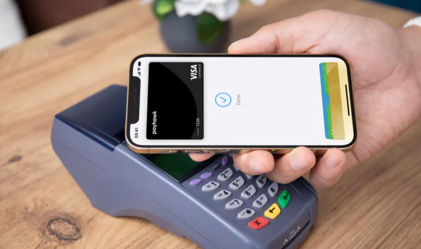 В России начали тестировать бесконтактную оплату по Bluetooth на iPhone, которая заменит Apple Pay. В России начали тестировать оплату по Bluetooth. Фото: payhawk.com. В России начали тестировать бесконтактную оплату по Bluetooth на iPhone, которая заменит Apple Pay. В России начали тестировать оплату по Bluetooth. Фото: payhawk.com. Фото.