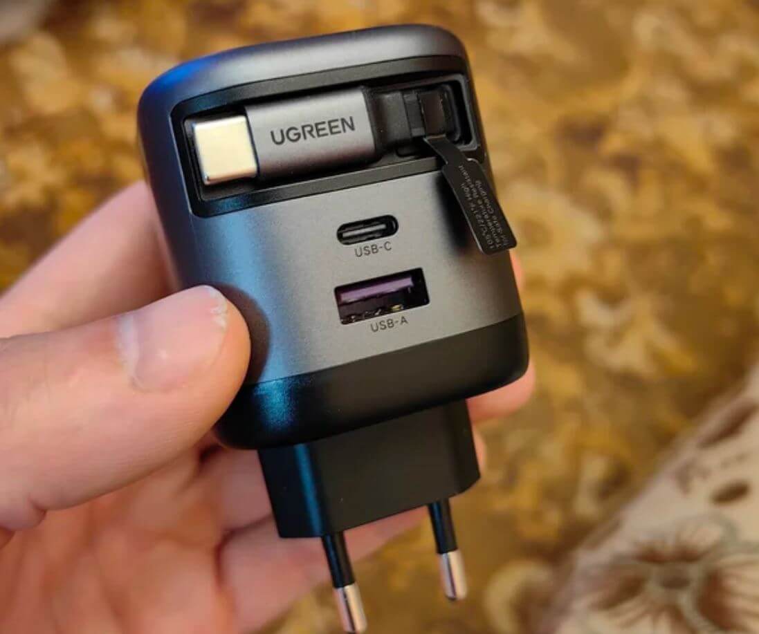 Крутая зарядка с кабелем от UGREEN. В зарядку уже встроен кабель, а еще он легко сворачивается. Крутая зарядка с кабелем от UGREEN. В зарядку уже встроен кабель, а еще он легко сворачивается. Фото.