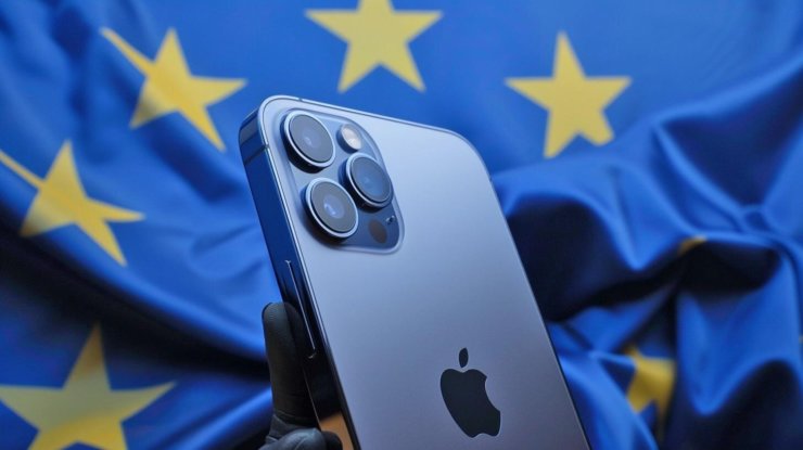 Закон о предустановке RuStore: можно ли будет купить iPhone без российского магазина после 1 сентября. Рынок ЕС для Apple намного важнее российского, поэтому там и разрешили сторонние магазины приложений. Изображение: smartmania.cz. Закон о предустановке RuStore: можно ли будет купить iPhone без российского магазина после 1 сентября. Рынок ЕС для Apple намного важнее российского, поэтому там и разрешили сторонние магазины приложений. Изображение: smartmania.cz. Фото.