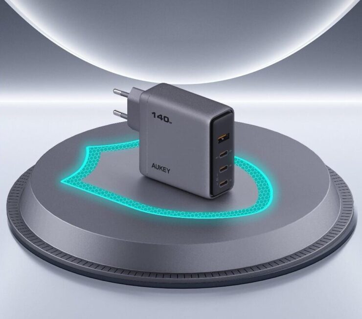 Блок быстрой зарядки. Хоть портов здесь и много, но блок питания достаточно компактный. Изображение: mvideo.ru. Блок быстрой зарядки. Хоть портов здесь и много, но блок питания достаточно компактный. Изображение: mvideo.ru. Фото.