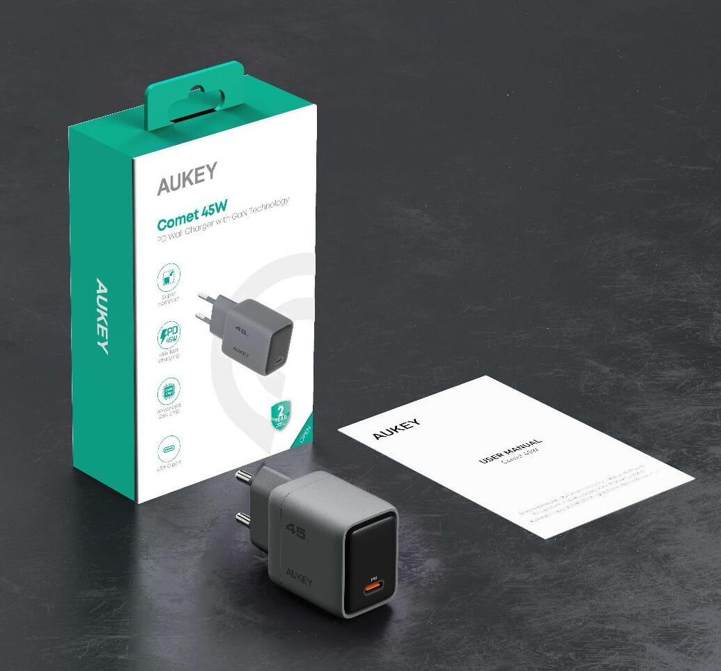 Зарядка для Айфона. Блок питания, который отлично подойдет к iPhone. Изображение: mvideo.ru. Фото.