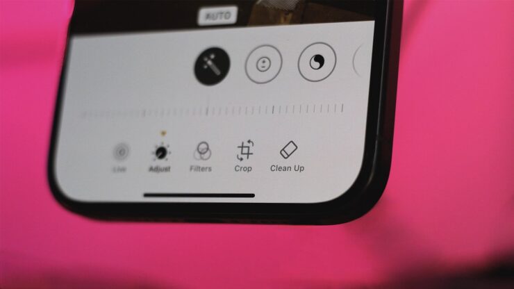 Apple показала, как удалить любой объект с фото на iPhone и вернуть его обратно при необходимости. Волшебный ластик на iPhone — очень удобная штука. Изображение: slashgear.com. Apple показала, как удалить любой объект с фото на iPhone и вернуть его обратно при необходимости. Волшебный ластик на iPhone — очень удобная штука. Изображение: slashgear.com. Фото.