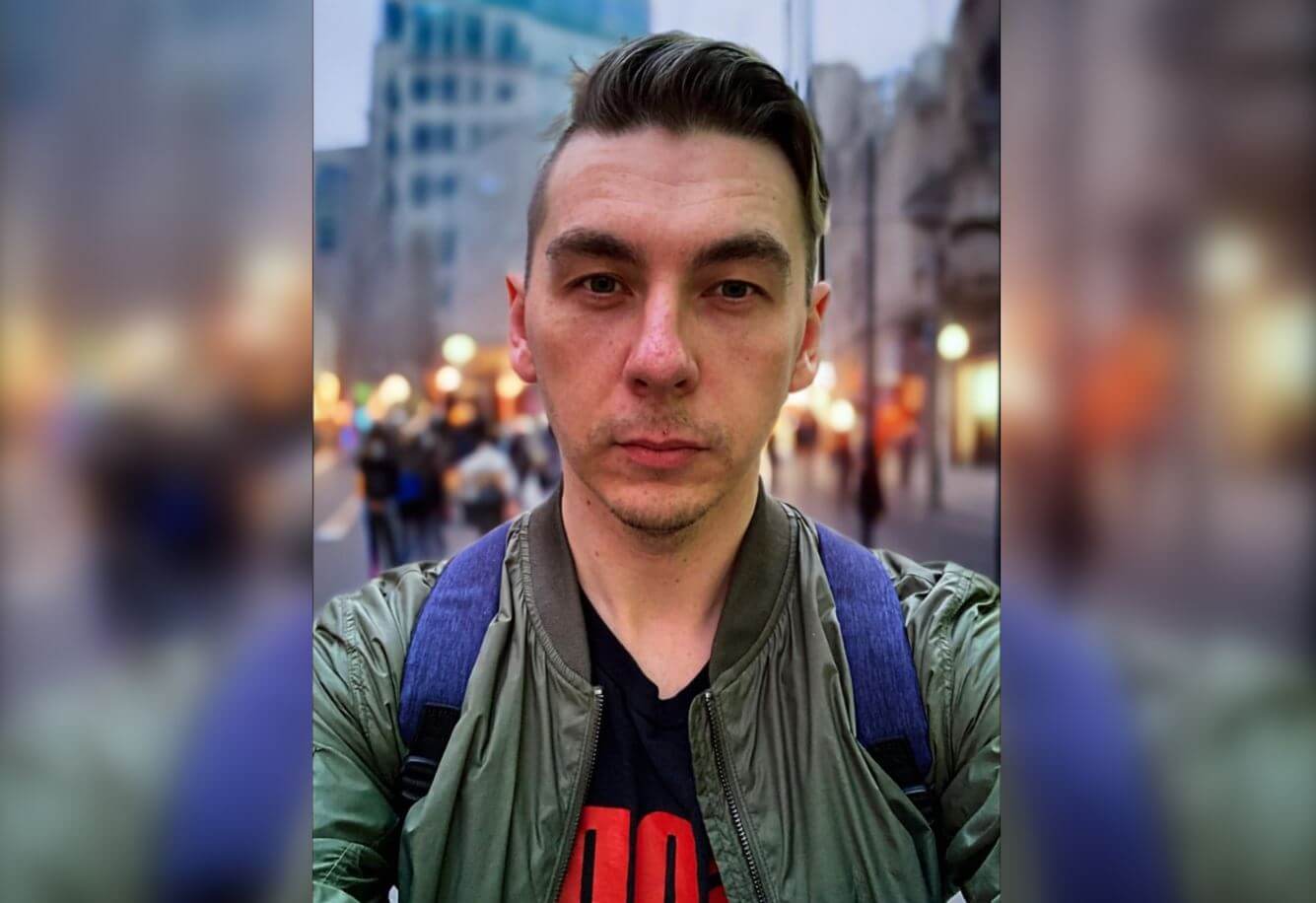 Как сделать хайповое фото со звездой через ChatGPT и другие нейросети. GigaChat тоже не умеет добавлять людей на фото. Как сделать хайповое фото со звездой через ChatGPT и другие нейросети. GigaChat тоже не умеет добавлять людей на фото. Фото.