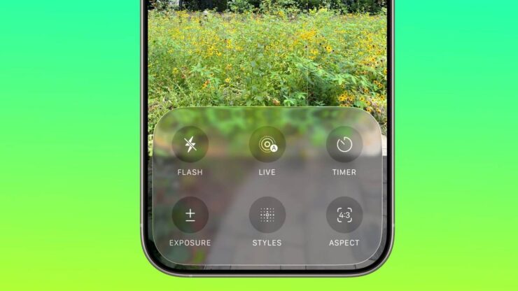 7 новых функций камеры iPhone в iOS 26. Дополнительные параметры спрятаны во всплывающем меню. Изображение: macrumors.com. Фото.
