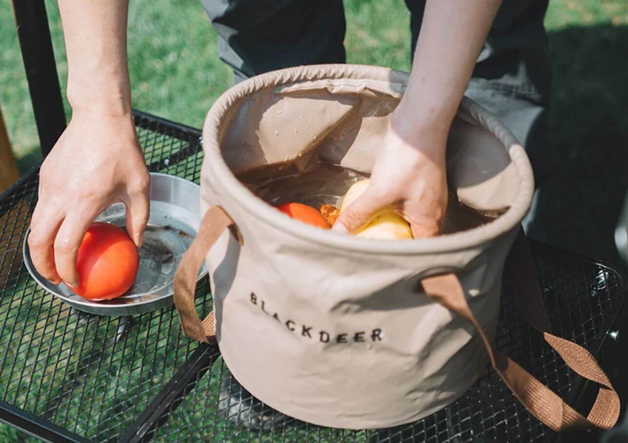 Прочная водонепроницаемая сумка для продуктов. Вместительная сумка позволяет хранить продукты или вещи, не боясь за их сохранность. Прочная водонепроницаемая сумка для продуктов. Вместительная сумка позволяет хранить продукты или вещи, не боясь за их сохранность. Фото.