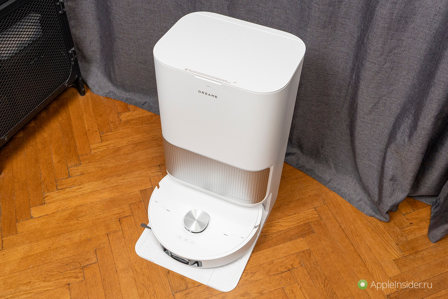 Комплект поставки Dreame L40s Ultra. Такой набор будет убирать пыль, мыть полы и чиститься сам. Комплект поставки Dreame L40s Ultra. Такой набор будет убирать пыль, мыть полы и чиститься сам. Фото.