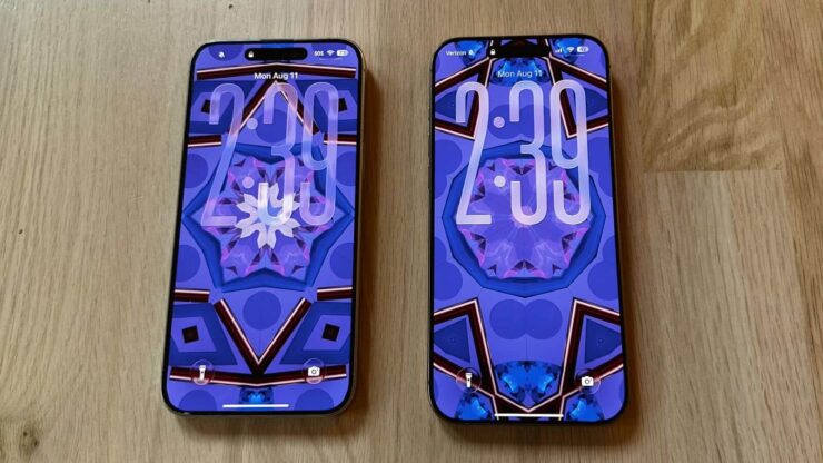 Часы стали более прозрачными. Шестая бета слева. Изображение: macrumors.com. Фото.