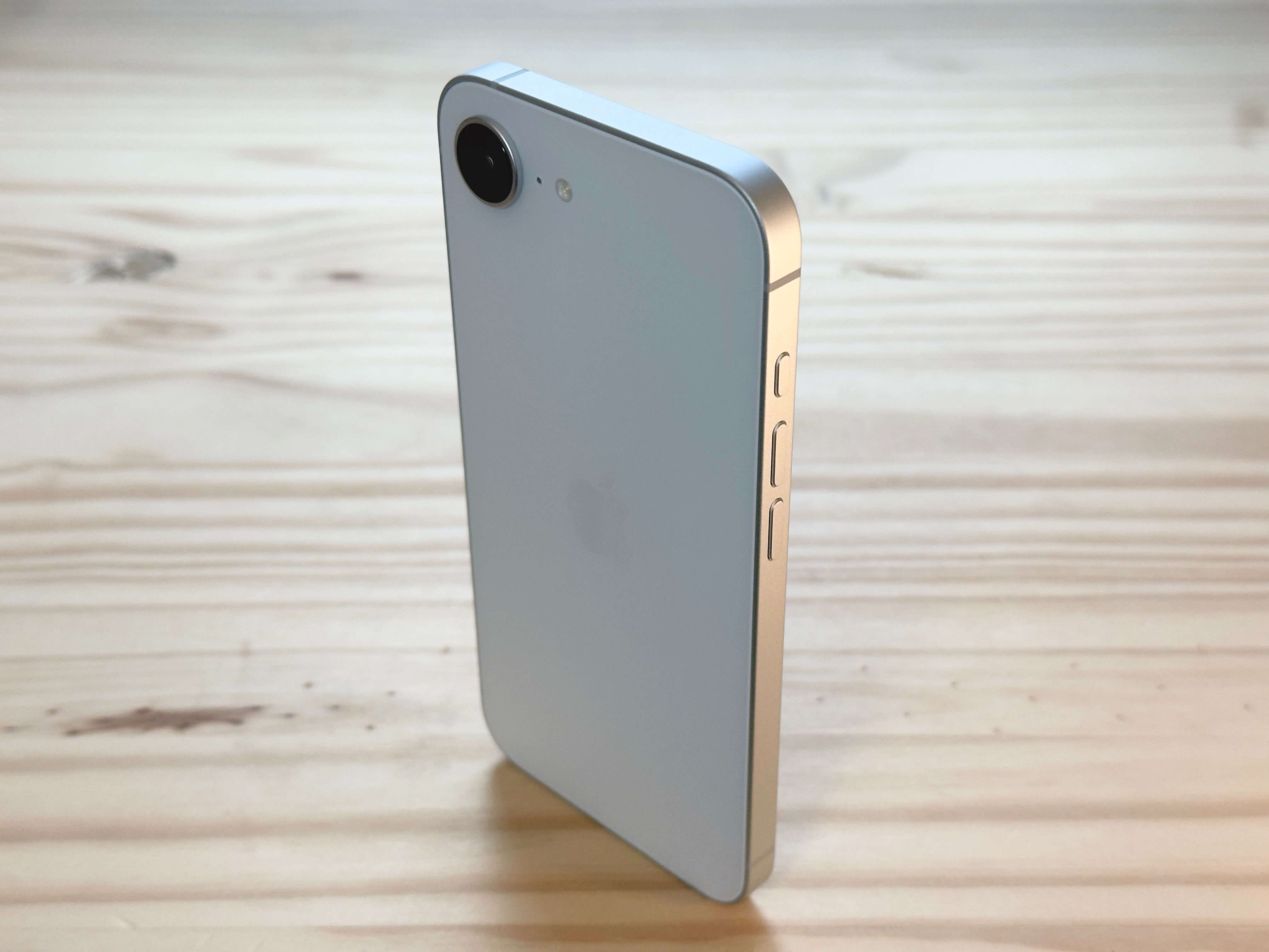 Новый дизайн, железо и один старый недостаток: каким будет iPhone 17e