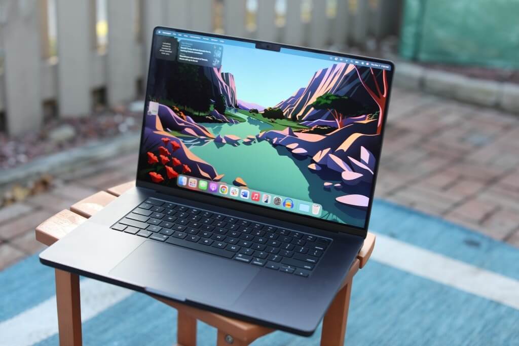 MacBook Pro 16 M4 Max — какой Макбук самый мощный. Дизайн Макбука не менялся с 2021 года. Изображение: techcrunch.com. Фото.