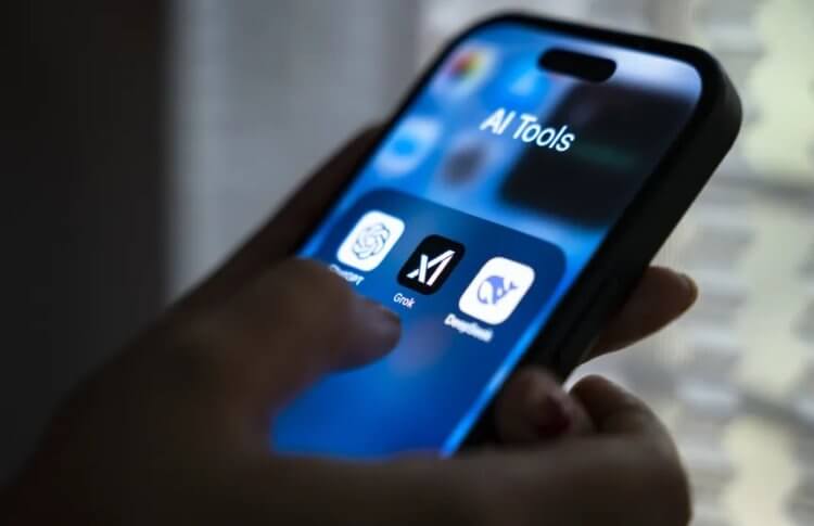Илон Маск будет судиться с Apple за то, что она пиарит ChatGPT, а не Grok. Маск считает, что рейтинг Grok в App Store не соответствует реальному положению дел. Изображение: edition.cnn.com. Илон Маск будет судиться с Apple за то, что она пиарит ChatGPT, а не Grok. Маск считает, что рейтинг Grok в App Store не соответствует реальному положению дел. Изображение: edition.cnn.com. Фото.