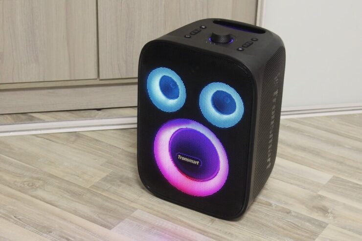 Tronsmart Halo 200 — большая блютуз колонка. Колонка даже выглядит мощно. Изображение: androidlime.ru. Фото.